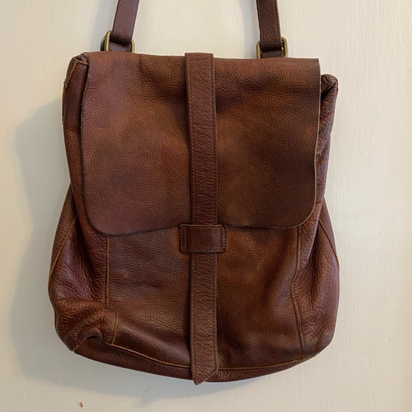 Duluth Trading Co Lifetime Leather Convertible Backpack - Picture 3 of 10